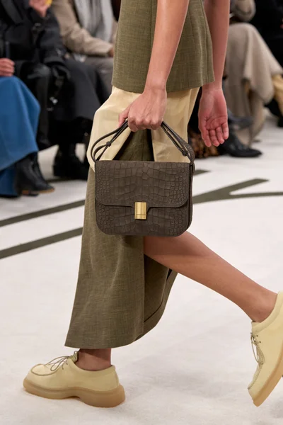 Look 62